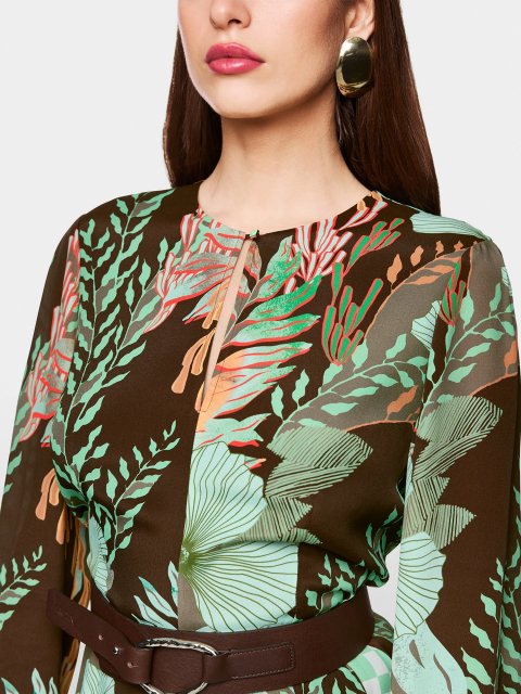 Темно-коричневое платье MARC CAIN с цветочным принтом: фото 5 - Invogue