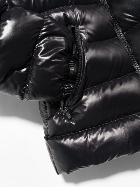 Чёрная куртка MONCLER ENFANT: фото 4 - Invogue