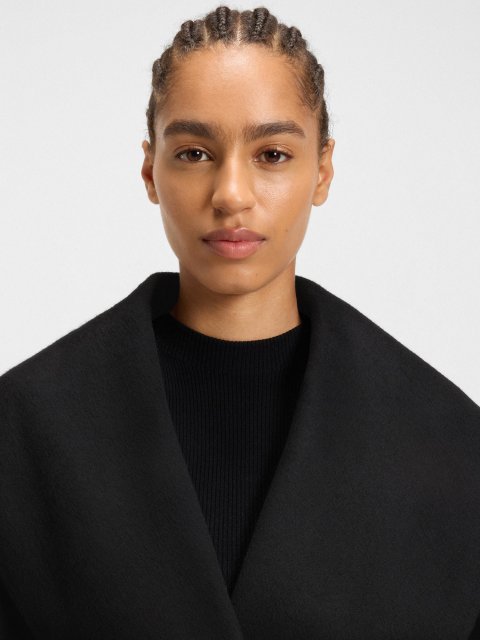 Черное пальто BOSS из шерсти: фото 5 - Invogue