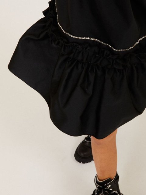 Чорна сукня MONNALISA зі стразами: фото 4 - Invogue