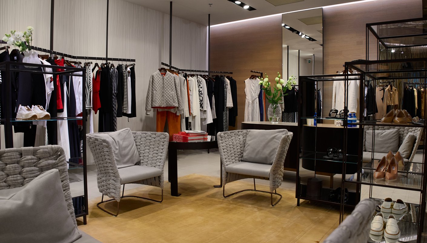 Магазин Max Mara - Mandarin Plaza, 3-й поверх: фото 6 - Invogue