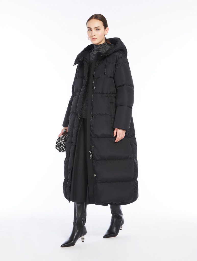 Черный пуховик WEEKEND MAX MARA длинный: фото 3 - Invogue