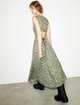 Платье цвета хаки Max&Co из вискозы: фото 2 - Invogue