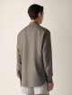 Темно-бежева сорочка Zegna з льону: фото 3 - Invogue
