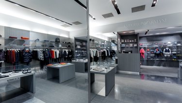 Магазин Emporio Armani - ТЦ "Mandarin Plaza", 4-й этаж: фото 3 - Invogue