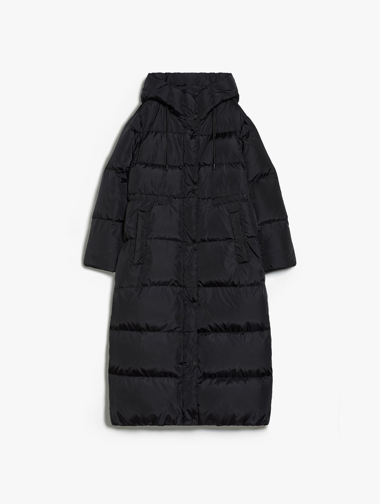 Черный пуховик WEEKEND MAX MARA длинный: фото - Invogue