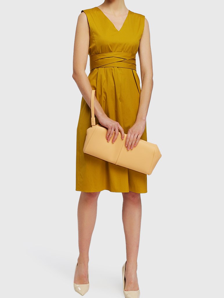 Розовый клатч MAX MARA: фото 1 - Invogue