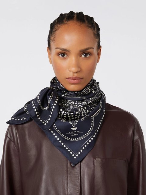 Темно-синий платок WEEKEND ACCESSORIES шелковый: фото 1 - Invogue