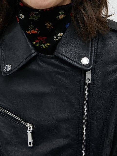 Чорна куртка MAX&CO : фото 3 - Invogue