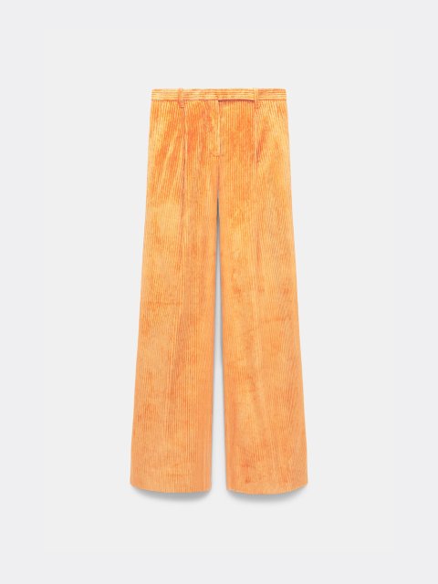 Золотистые брюки Dorothee Schumacher из вельвета: фото - Invogue