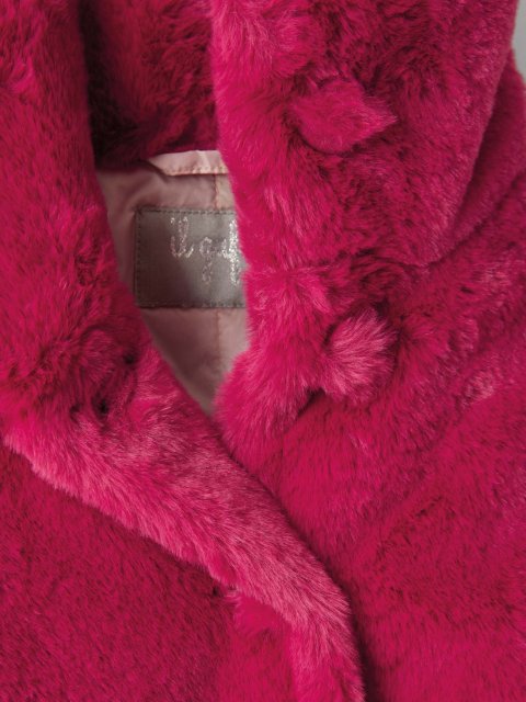 Шуба цвета фуксии IL GUFO из экомеха: фото 3 - Invogue