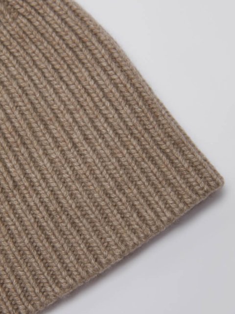 Бежевая шапка MAX MARA: фото 1 - Invogue