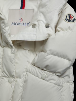 Бежевая куртка MONCLER ENFANT: фото 2 - Invogue