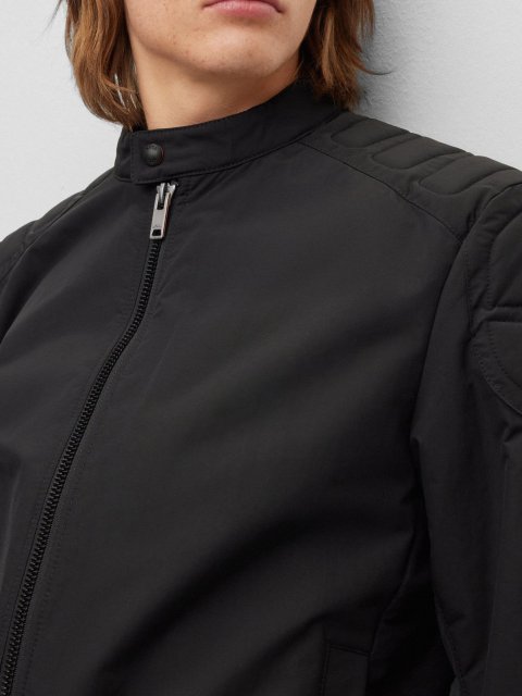 Чёрная куртка BOSS: фото 3 - Invogue