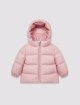 Рожевий пуховик Moncler з капюшоном: фото - Invogue
