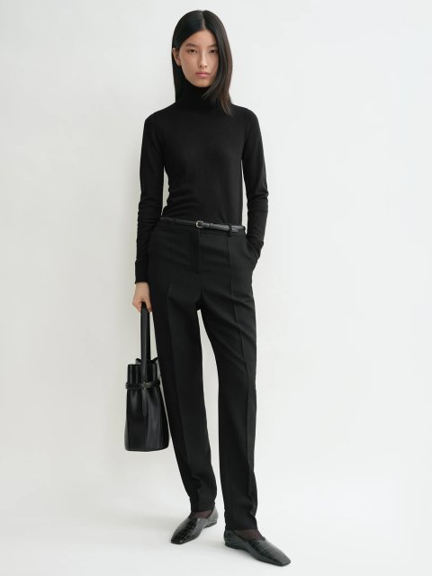 Черный свитер Totême из смеси шерсти и шелка: фото 1 - Invogue