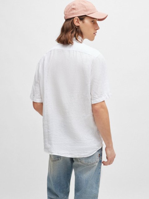 Белая рубашка BOSS: фото 2 - Invogue