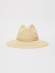 Бежевий капелюх Max Mara з паперової пряжі: фото - Invogue
