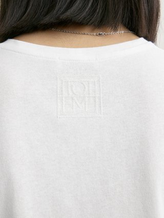 Белая футболка Toteme из хлопка: фото 4 - Invogue