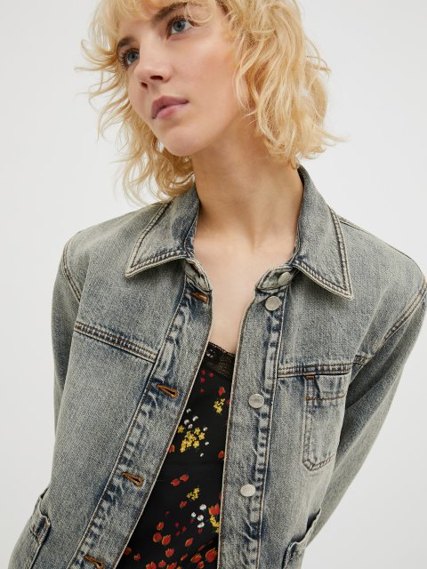 Серая куртка Max&Co джинсовая: фото 3 - Invogue