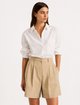 Бежевые шорты Weekend Max Mara из льна: фото 2 - Invogue