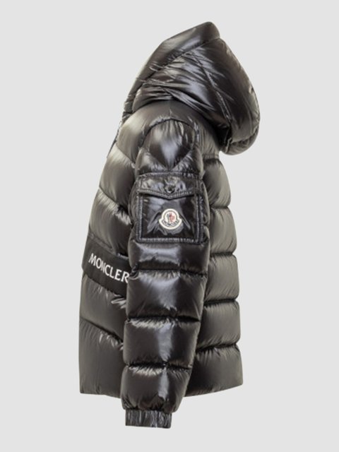 Чорний стьобаний пуховик MONCLER: фото 2 - Invogue