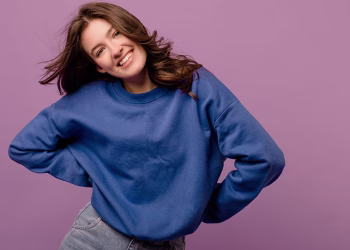 С чем носить женские свитшоты: 5 стильных способов: фото - Invogue