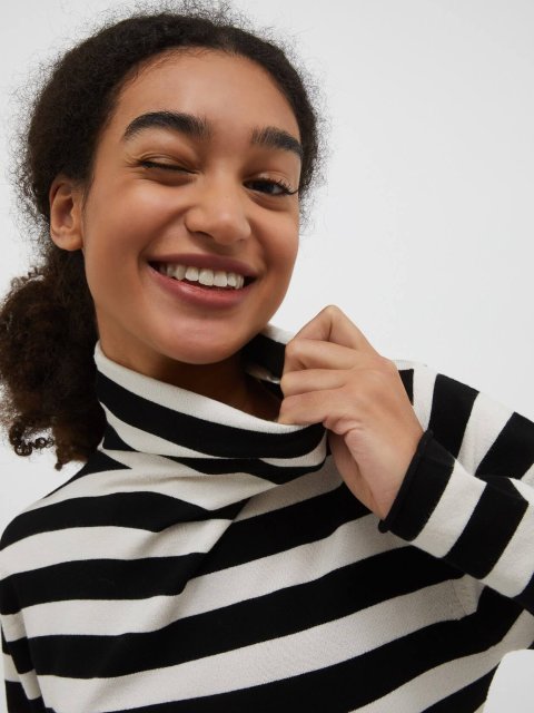 Чёрный гольф MAX&CO: фото 3 - Invogue