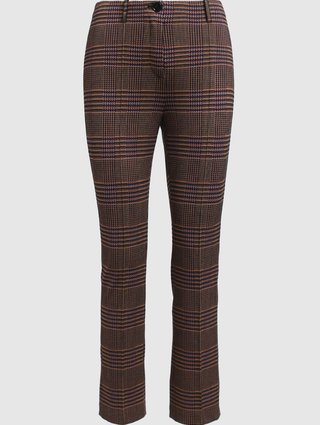 Фиолетовые брюки MARC CAIN: фото - Invogue