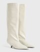 Кремовые сапоги Totême на танкетке: фото 2 - Invogue