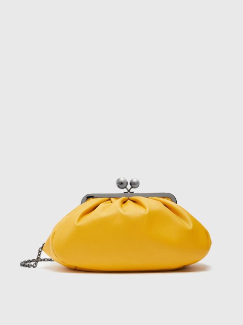 Жёлтая сумка WEEKEND ACCESSORIES: фото - Invogue