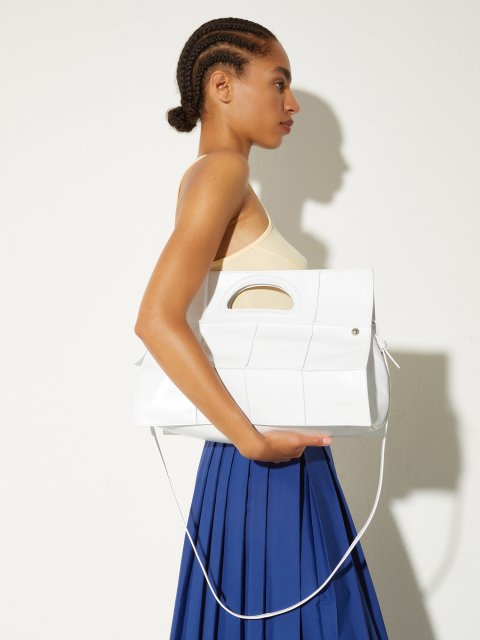 Белая сумка Max&Co из гладкой кожи: фото 2 - Invogue