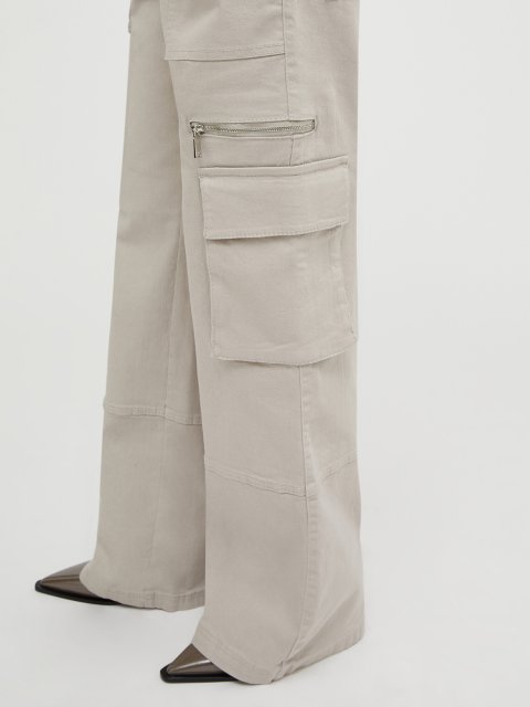 Белые брюки Max&Co карго: фото 3 - Invogue