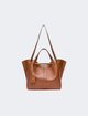 Светло-коричневая сумка Max Mara из кожи наппа: фото - Invogue