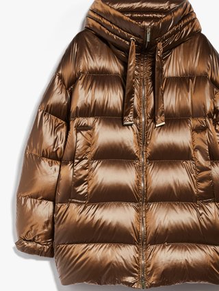 Золотая куртка MAX MARA: фото 3 - Invogue