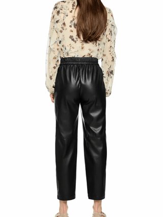 Черные брюки Marc Cain из полиэстера: фото 2 - Invogue