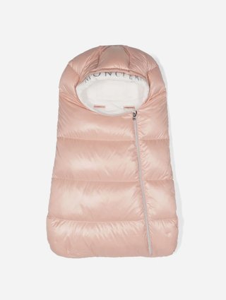 Розовый зимний конверт MONCLER: фото - Invogue