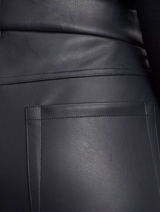 Чорні брюки Max Mara зі штучної шкіри: фото 4 - Invogue
