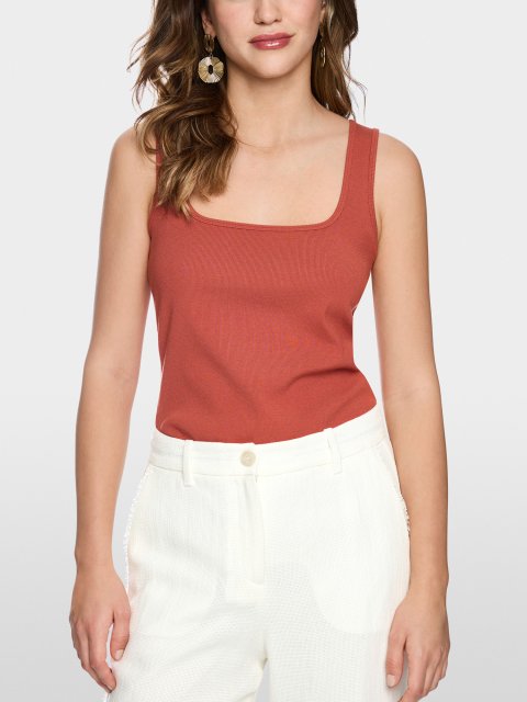 Красный топ Marc Cain из модала: фото 2 - Invogue