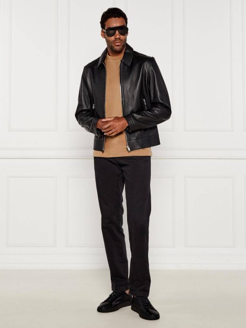 Чёрная куртка кожа BOSS из кожи: фото 1 - Invogue