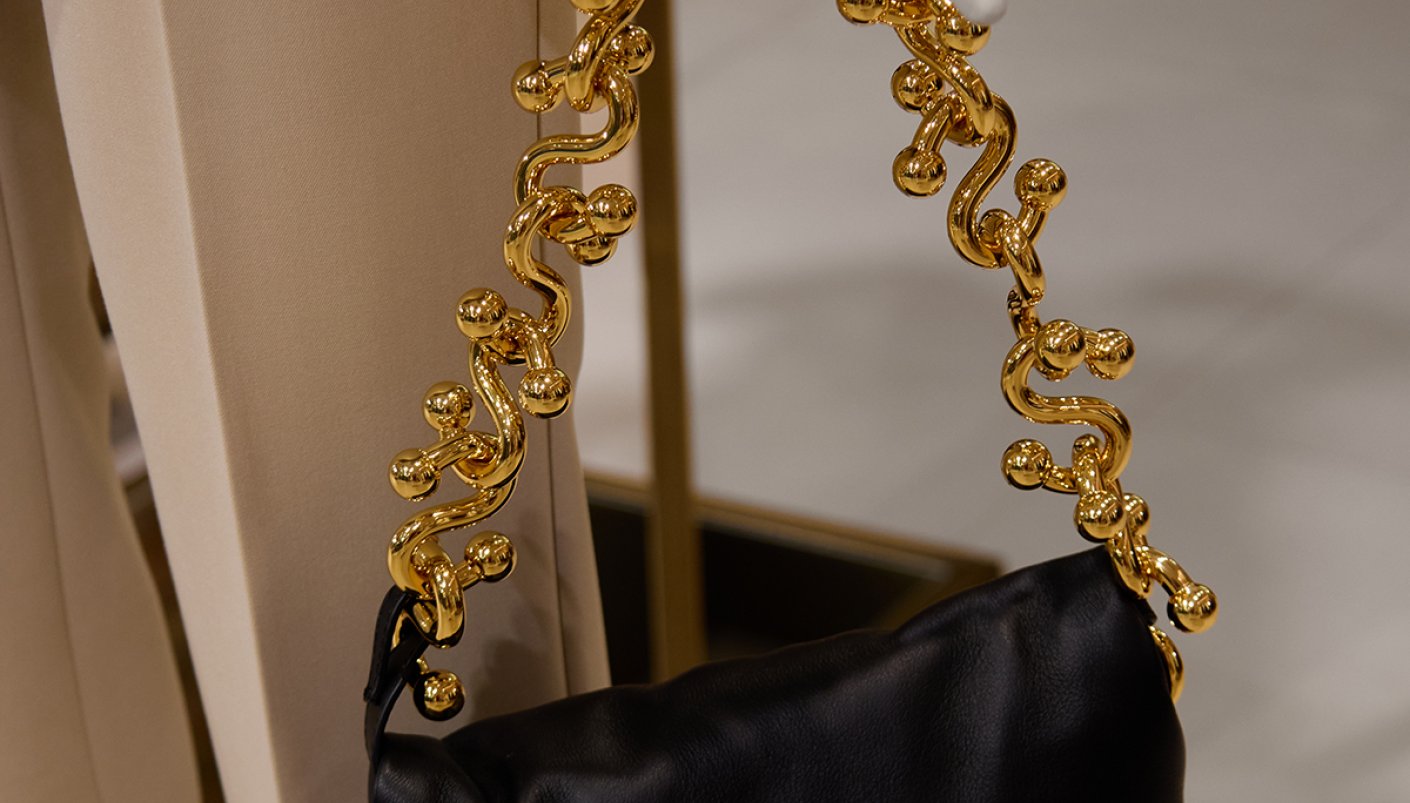 Магазин Max Mara - Mandarin Plaza, 3-й поверх: фото 9 - Invogue