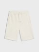 Белые бермуды BOSS из эластичного трикотажа: фото - Invogue