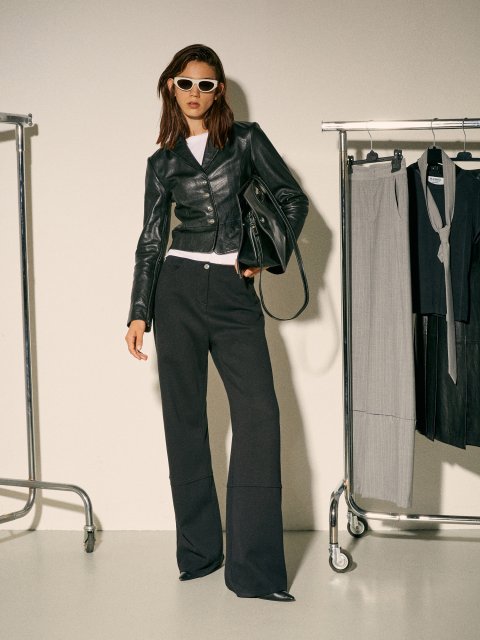 Черная сумка Max&Co из гладкой кожи: фото 1 - Invogue