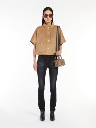 Темно-бежевая сумка-саквояж Max Mara кожаная: фото 1 - Invogue