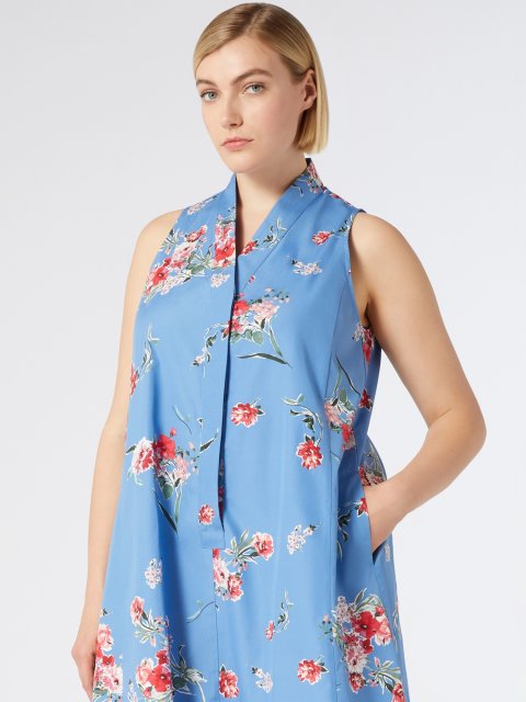 Голубое платье Marina Rinaldi с цветочным принтом: фото 3 - Invogue