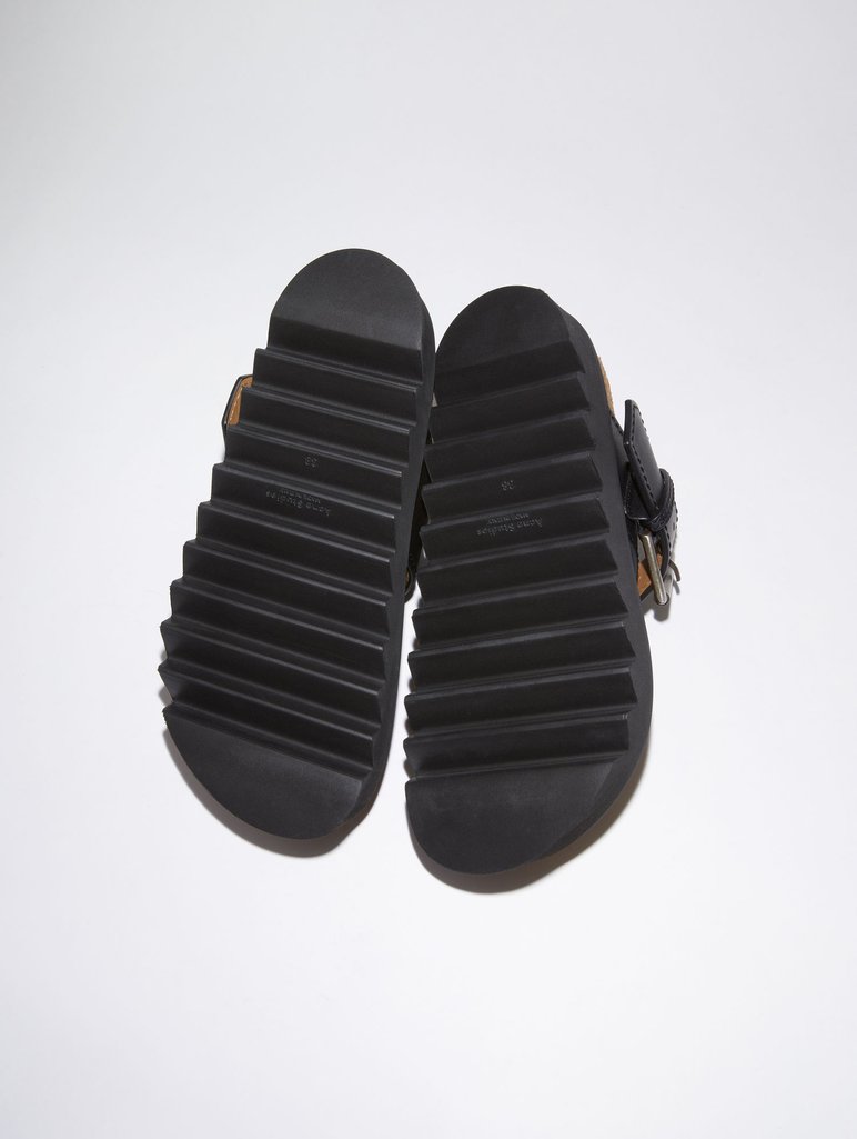 Черные шлепанцы Acne Studios из кожи: фото 2 - Invogue