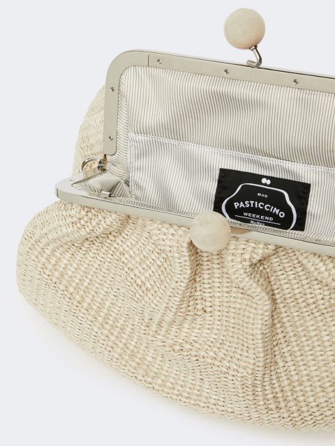 Бежевая сумка Pasticcino Weekend Accessories с эффектом раф: фото 5 - Invogue