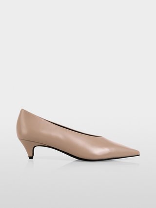 Элегантные кожаные туфли-лодочки Marc Cain: фото - Invogue