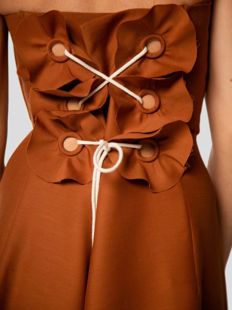 Коричневое платье LITKOVSKAYA: фото 3 - Invogue