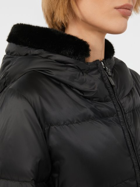 Чорне оздоблення каптура MAX MARA зі штучного хутра: фото 1 - Invogue